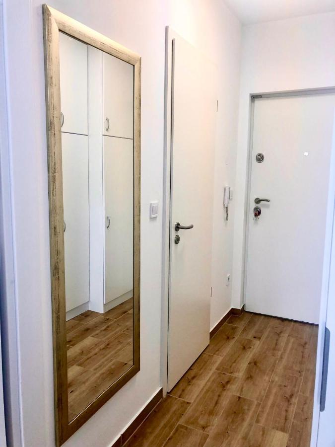 Sweet Home Apartman , 30Sqm Studio, Free Private Parking, Mountain View, Balcony, 20 Min From Downtown Будапешт Екстер'єр фото