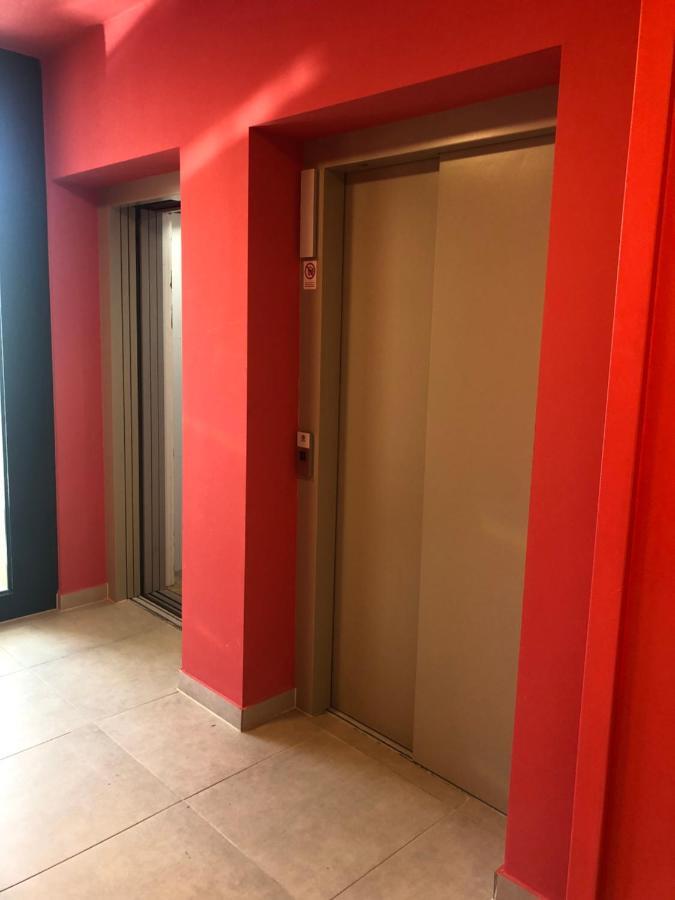 Sweet Home Apartman , 30Sqm Studio, Free Private Parking, Mountain View, Balcony, 20 Min From Downtown Будапешт Екстер'єр фото