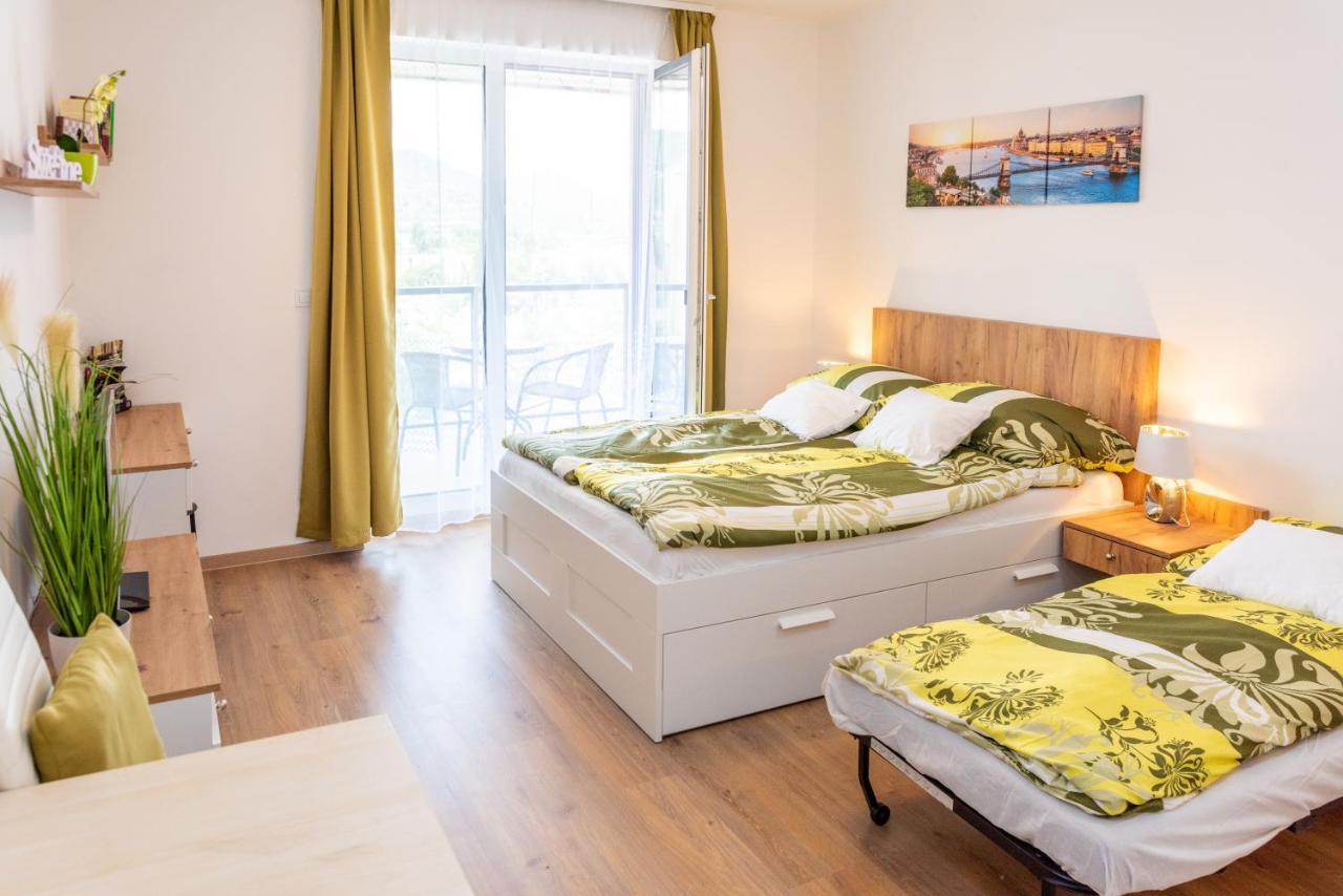 Sweet Home Apartman , 30Sqm Studio, Free Private Parking, Mountain View, Balcony, 20 Min From Downtown Будапешт Екстер'єр фото