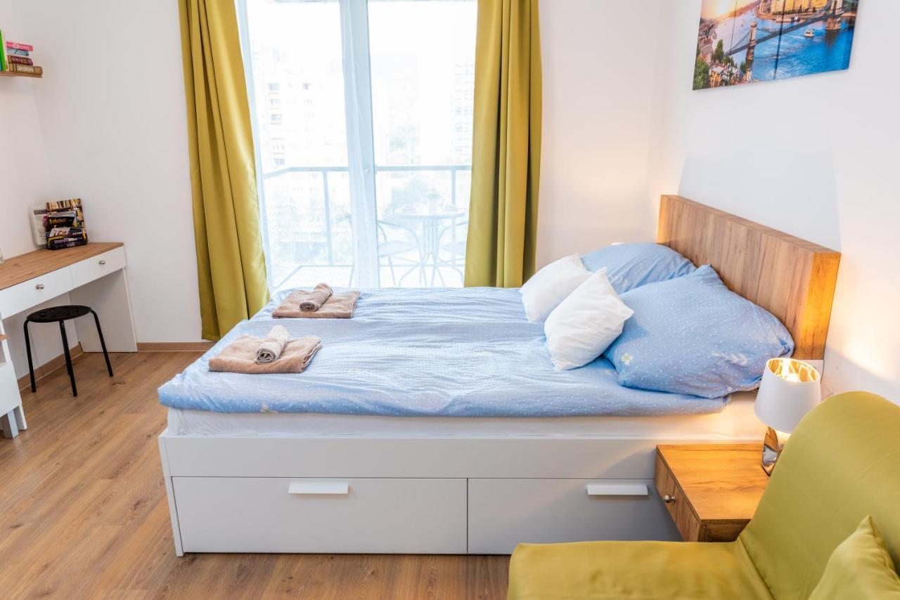 Sweet Home Apartman , 30Sqm Studio, Free Private Parking, Mountain View, Balcony, 20 Min From Downtown Будапешт Екстер'єр фото